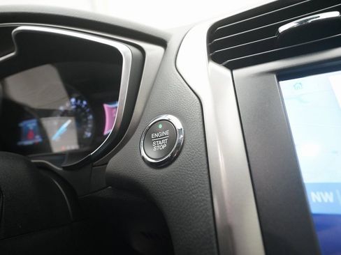 Used 2020 Ford Fusion SEL image 32