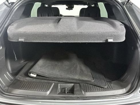 Used 2024 Chevrolet Trax RS w/ Sunroof Package FWD image 29
