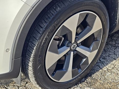 Certified 2023 Volvo XC40 B5 Plus w/ Driver Assist Package image 4