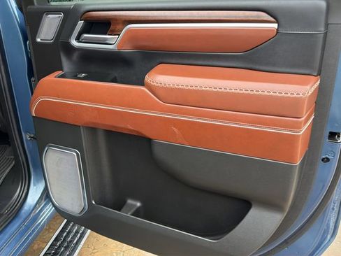 Used 2025 GMC Sierra 3500 Denali Ultimate image 12