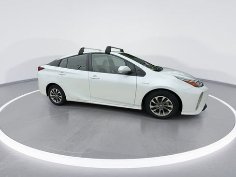 Used 2022 Toyota Prius XLE w/ Premium Convenience Package FWD image 2