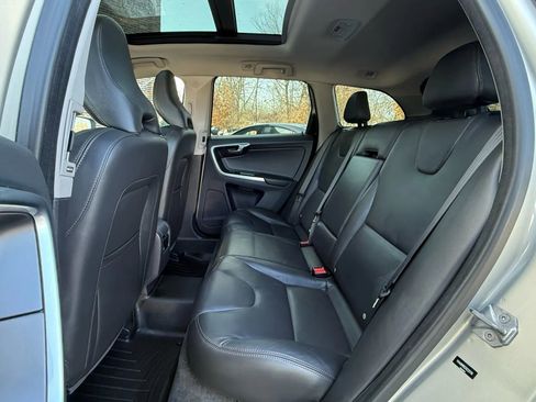 Used 2017 Volvo XC60 T6 Dynamic w/ Preferred Option Package image 26