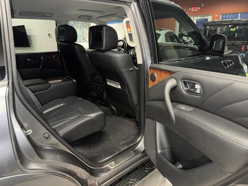 Used 2017 INFINITI QX80 4WD w/ Deluxe Technology Package image 45
