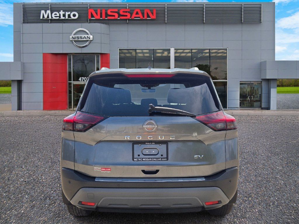Used 2023 Nissan Rogue SV w/ SV Premium B Package FWD image 5
