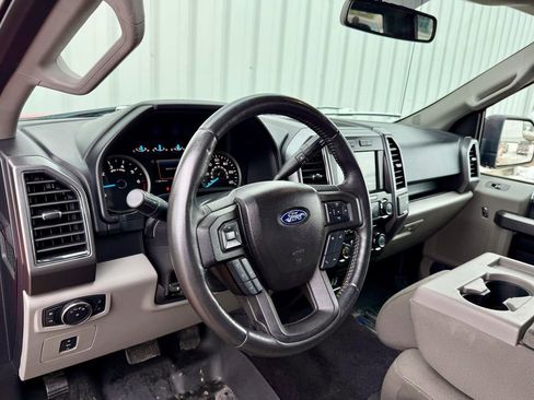 Used 2017 Ford F150 XLT w/ Equipment Group 302A Luxury image 9