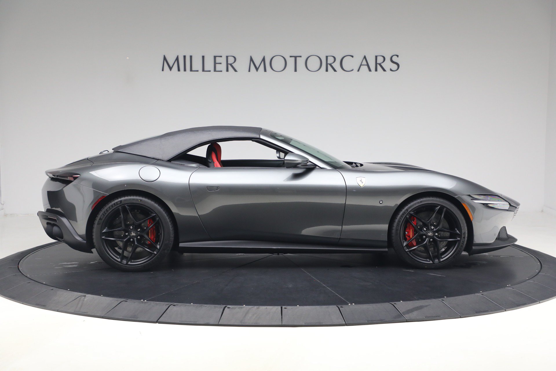 Certified 2026 Ferrari Roma Spider RWD image 36