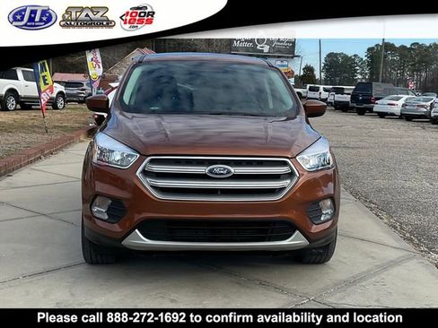 Used 2017 Ford Escape SE image 2