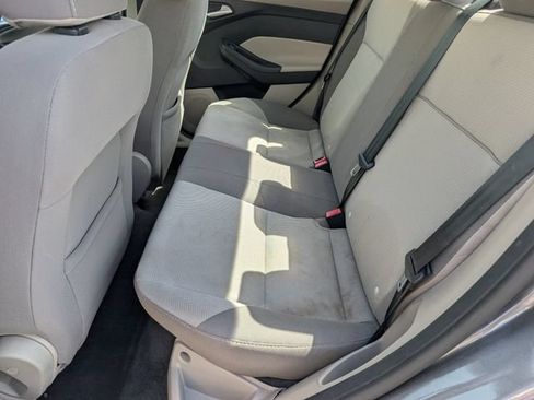 Used 2014 Ford Focus SE FWD image 25