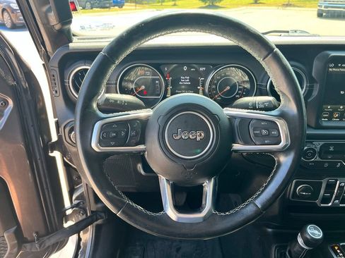 Used 2020 Jeep Gladiator Overland AWD/4WD image 15