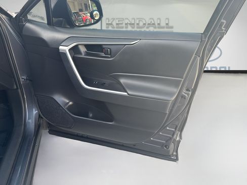 Used 2025 Toyota RAV4 LE FWD image 31