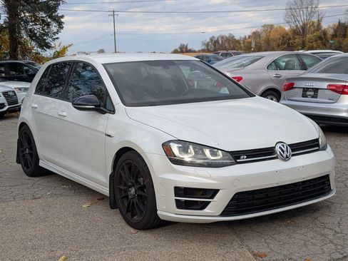 Used 2016 Volkswagen Golf 4-Door image 9