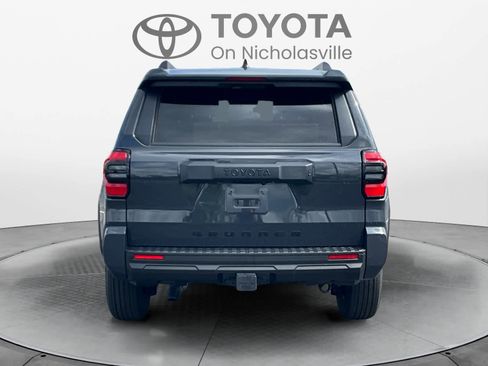 New 2026 Toyota 4Runner SR5 AWD/4WD image 4