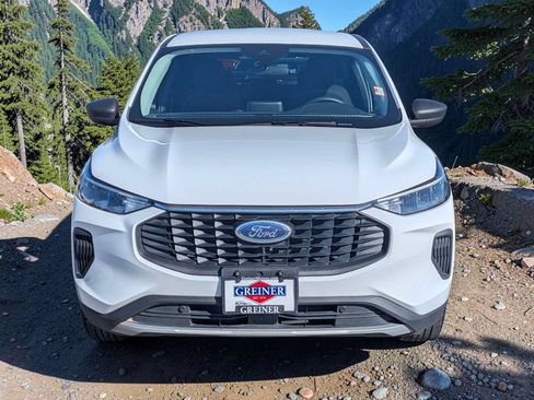 Certified 2025 Ford Escape Active AWD/4WD image 9