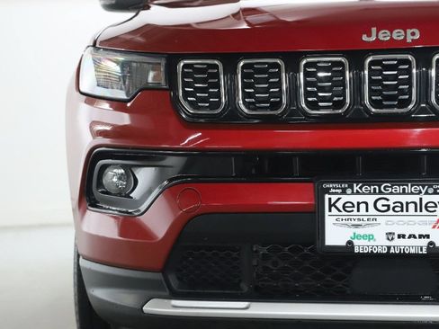 Used 2025 Jeep Compass Limited AWD/4WD image 6