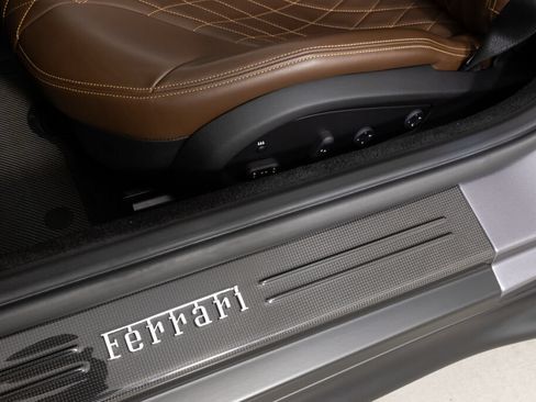 Used 2021 Ferrari 812 GTS RWD image 31