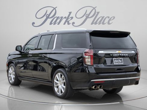 Used 2022 Chevrolet Suburban High Country w/ Max Trailering Package AWD/4WD image 3