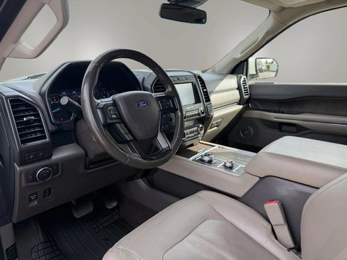 Used 2019 Ford Expedition Limited w/ Equipment Group 301A AWD/4WD image 14