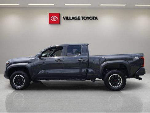 Certified 2025 Toyota Tacoma TRD Off-Road AWD/4WD image 2