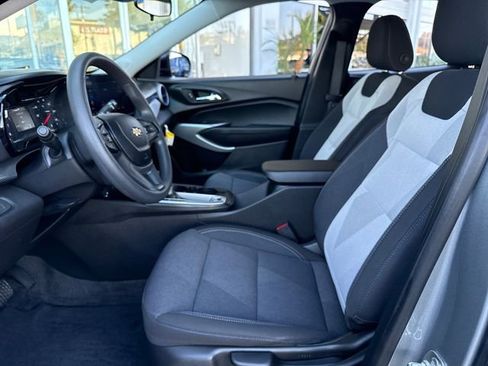 Used 2024 Chevrolet Trax LS w/ Driver Confidence Package FWD image 9