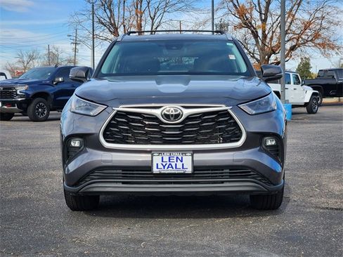 Used 2022 Toyota Highlander XLE image 5