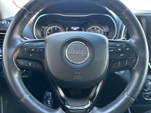 Used 2019 Jeep Cherokee Latitude Plus FWD image 31