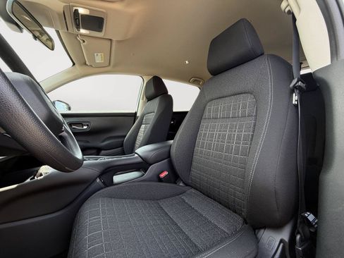 Certified 2027 Honda HR-V LX image 10