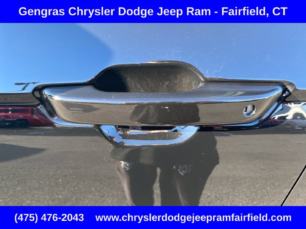 Used 2025 Jeep Grand Cherokee Limited AWD/4WD image 42