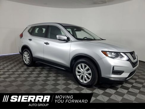 Used 2020 Nissan Rogue S image 1
