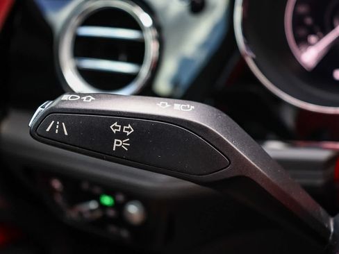 Used 2021 Bentley Bentayga AWD/4WD image 33
