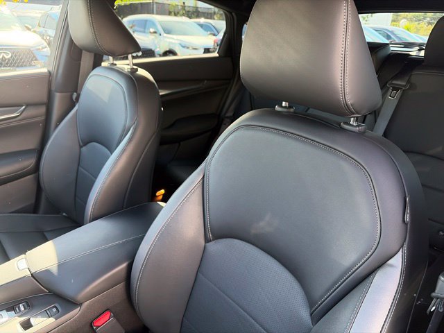 Certified 2023 INFINITI QX55 Luxe w/ Cargo Package AWD/4WD image 9