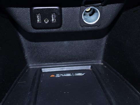 Used 2023 Chevrolet Traverse LT AWD/4WD image 22