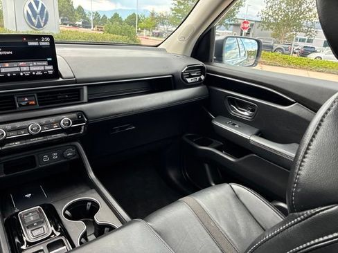 Used 2025 Honda Pilot Touring image 20