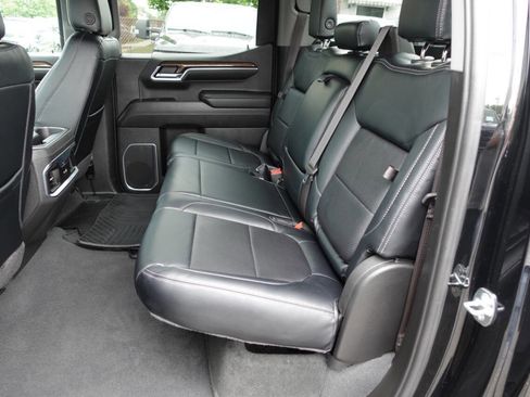 Used 2023 GMC Sierra 1500 Elevation w/ X31 Off-Road Package AWD/4WD image 25