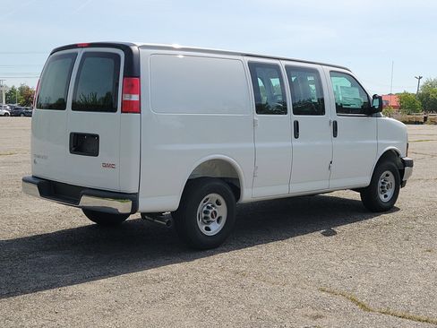 New 2026 GMC Savana 2500 w/ Driver Convenience Package RWD image 7