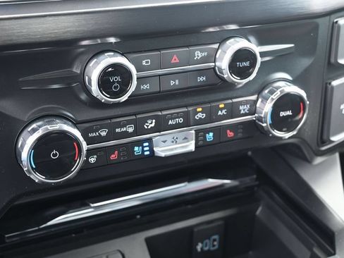 New 2026 Ford F250 Lariat w/ Black Appearance Package AWD/4WD image 35