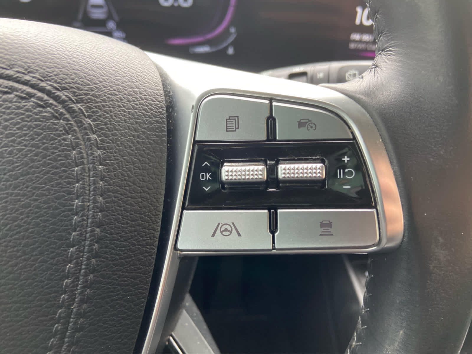 Used 2024 Kia Telluride S FWD image 24