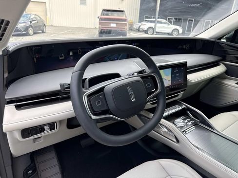 New 2026 Lincoln Nautilus Premier AWD/4WD image 33