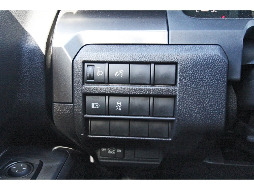 Used 2026 Toyota Tacoma SR5 AWD/4WD image 18