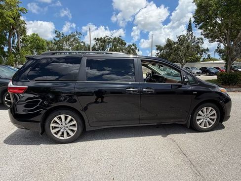 Used 2017 Toyota Sienna Limited Premium AWD/4WD image 8
