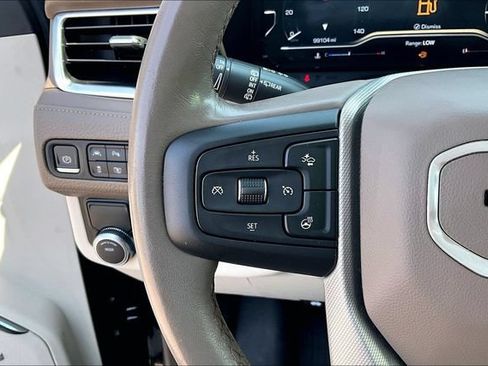 Used 2022 GMC Yukon Denali w/ Denali Premium Package RWD image 18