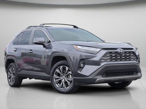 Certified 2025 Toyota RAV4 Limited w/ Advanced Technology Package AWD/4WD image 2