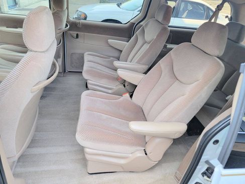 Used 1996 Dodge Grand Caravan LE FWD image 15