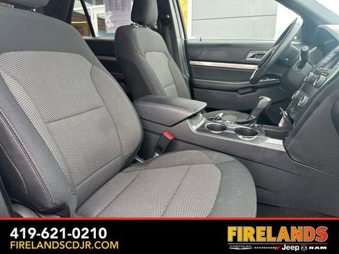 Used 2019 Ford Explorer XLT image 20