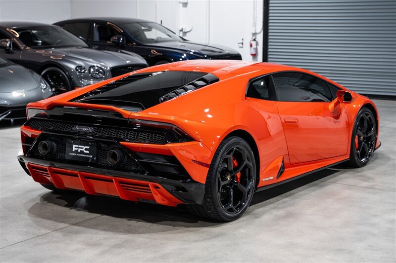Used 2020 Lamborghini Huracan EVO AWD/4WD image 6