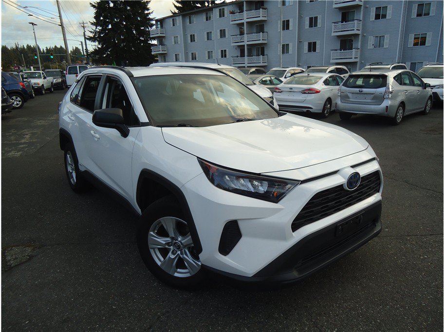 Used 2019 Toyota RAV4 LE w/ Carpet Mat Package AWD/4WD image 4