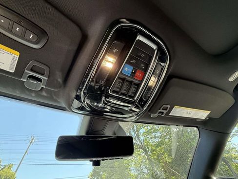 Used 2023 Jeep Grand Cherokee Overland w/ Luxury Tech Group IV AWD/4WD image 28