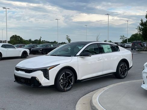 New 2026 Kia K4 GT-Line Turbo FWD image 4