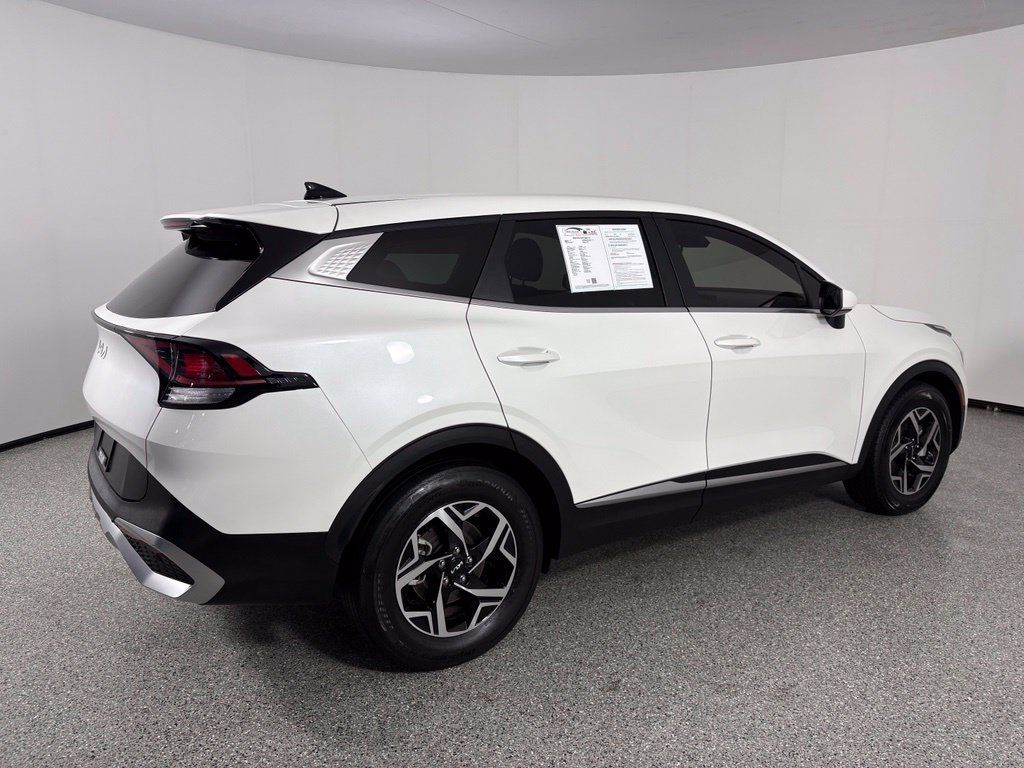 Used 2025 Kia Sportage LX FWD image 7