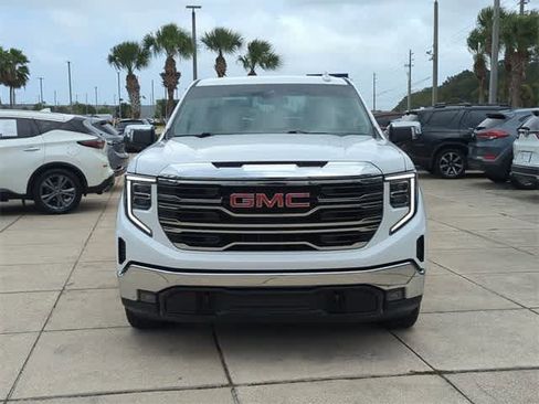 Used 2024 GMC Sierra 1500 SLT image 3