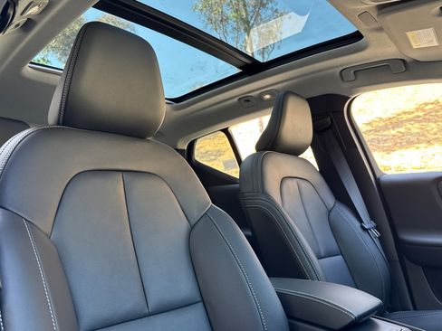 New 2025 Volvo XC40 B5 Core w/ Protection Package Premier image 15